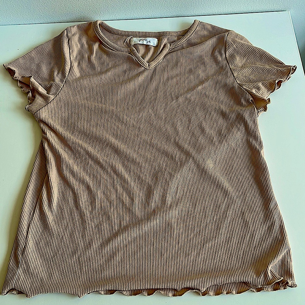 Cute shirt, brown/chestnut v neck